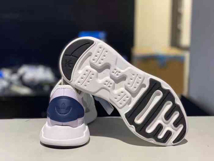adidas(斯普瑞斯折扣店)-"逛了那么多店就阿迪达斯活动力度最大,指定.