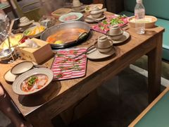 -野山舂·贵州现舂酸汤火锅(鸿通城店)