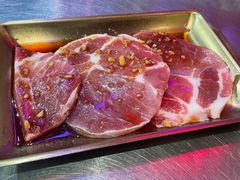 猪梅肉-釜山火炉·海鲜烤肉(紫藤路店)