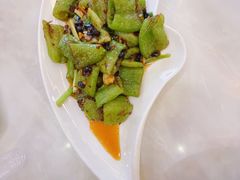 -覃记海鲜美食餐厅