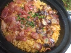 正宗广东腊肉煲仔饭-馬蘭花開(车站大道店)