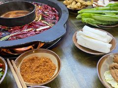 -黄潇洒老火锅(九眼桥宏济巷店)
