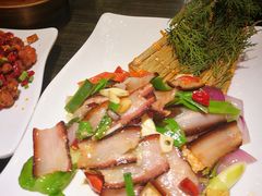 柏树枝炒腊肉-庆合府重庆大排档(紫都城店)