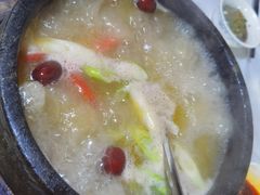 -鲁朗纳麦石锅鸡庄园