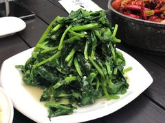 豌豆尖-日进一片海.生腌海鲜火锅.宵夜烧烤(三里屯总店)