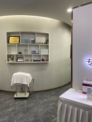 -苗方清颜专业祛痘·皮肤管理