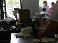 -黄阿姨锅贴大王(万航渡路店)