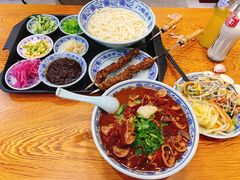 老北京炸酱面-门框胡同百年卤煮(新街口店)