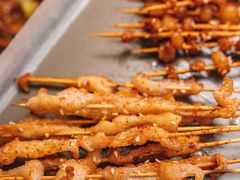 -何妹湿辣牛肉·粤式烧烤砂煲(桂雅路店)