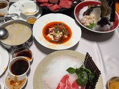 -红鼎豆捞·非遗鲍皇汤火锅(宝丰路店)
