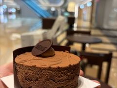 -VERIE BAKEHOUSE
