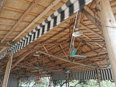 -满記土窑烧鷄波浪山莊
