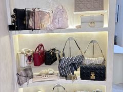 -六六奢品·vintage中古·回收二手奢侈品包包手表首饰(环球港店)