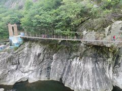 -燕子河大峡谷天坑仙境