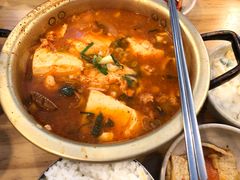海鲜豆腐锅-金北顺大锅家(신사본점)