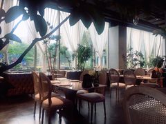 -九月里.自由花园餐厅