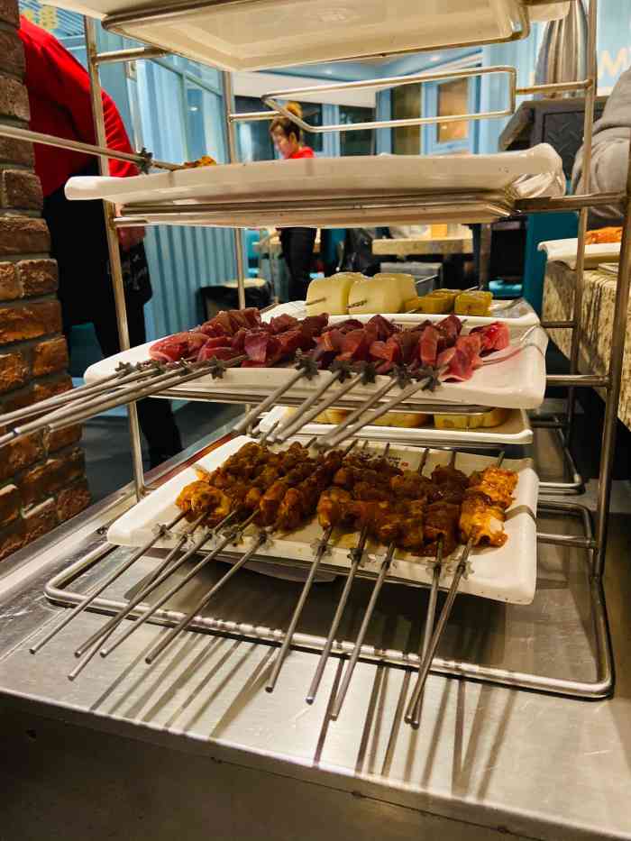 丰茂烤串(太平桥路店)-"今年比较流行的一家烤肉店,门口有偌大的招.