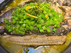 -鸣记脆皮烤鱼·海鲜烤鱼(三八广场店)