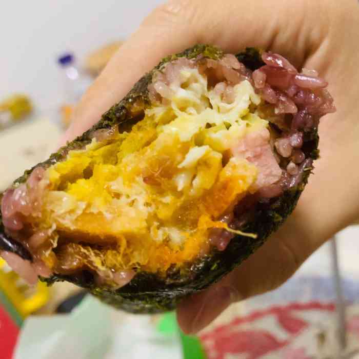 小弄堂饭团(食宝街一期店)-"坐标食宝街二期的美味手作饭团,小小一个