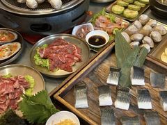 -围炉肉舍•炭烤活鳗•丹东海鲜烤肉(步行街店)