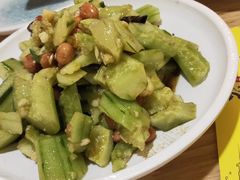 果仁拍黄瓜-大话小腰(鸟巢店)