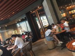 等位区-星巴克臻选(深圳罗湖万象城店)