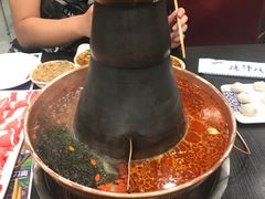 鸳鸯锅-楼外楼大刀肉传统火锅(西安大路店)
