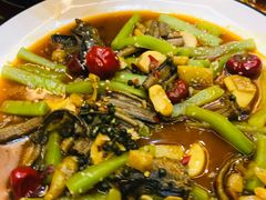 -魏铭鱼头捞饭(晋阳路店)