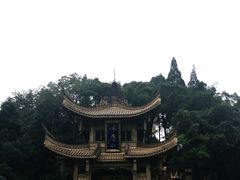 -峨眉山报国寺