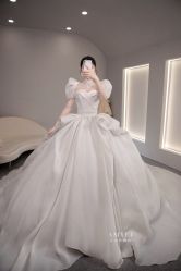 -艾米丽婚纱礼服