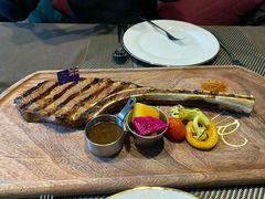 -悦享绿山墙西餐厅