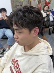 -藤野造型烫染·漂发