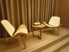 沙发茶几-西安大雁塔科技大学地铁站亚朵酒店