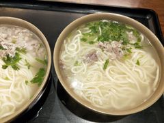 -亮亮面馆(经六路店)