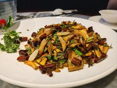 -蔼若春.传承三十年云南菜(金碧公园店)
