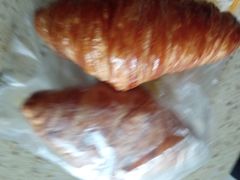 黄桃牛角-味多美蛋糕(八大处店)