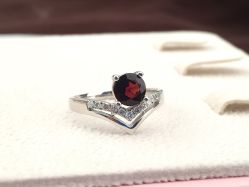 -威德钻石-克拉钻大本营(南京东路店)