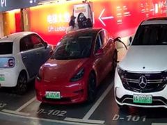 -兴业太古汇·停车场