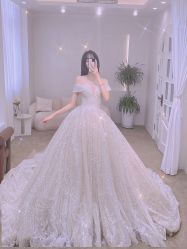 -洋洋婚纱品牌集合店