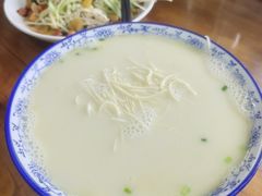 -雪琴面馆富安特色鱼汤面(城中花园店)