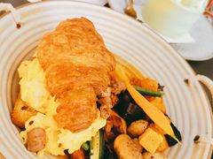 牛油果可颂全餐-玲婧胡同·生日蛋糕·餐厅(嘉里城店)