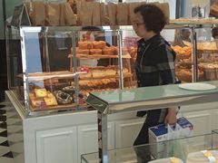 面包甜点陈列柜-味多美(江桥万达店)