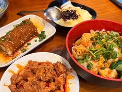 -爆炸头阿姨小四川正宗川味小吃(无任何分店)