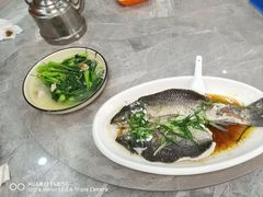 -银峰农庄·特色烧鸡·鲜无花果浸鸡