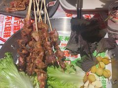 -威记烧嘢·南宁烧烤·超级生牛(绿地店)