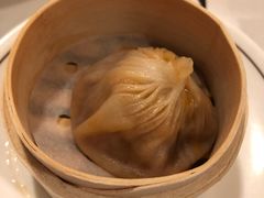 蟹黄小笼包-嘉麟楼