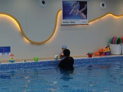 -嘻游纪儿童游泳课程中心(红博中央公园店)