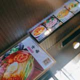 基本上都是爸爸妈妈带娃来吃，我娃最喜欢的是芝士玉米