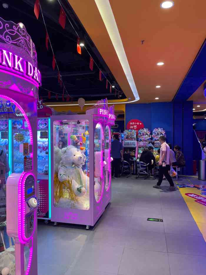 爱玩嘉年华(龙湖滨江天街店)-"06新年期间 人很多 生意很火爆!位置.