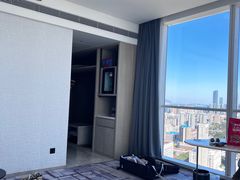 -大连星海皇冠假日酒店